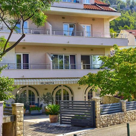 Pansion Mlikota Bed & Breakfast Promajna Exterior photo